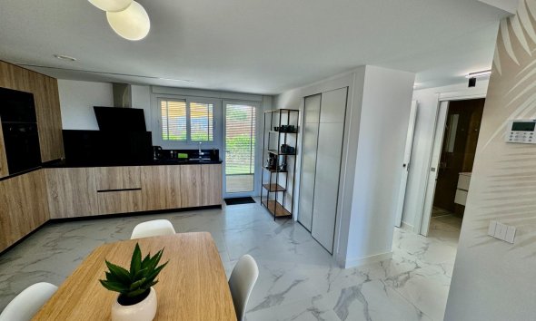 Resale - Apartment - Torrevieja - Punta Prima