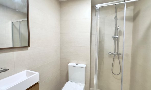 Resale - Apartment - Torrevieja - Estacion de autobuses