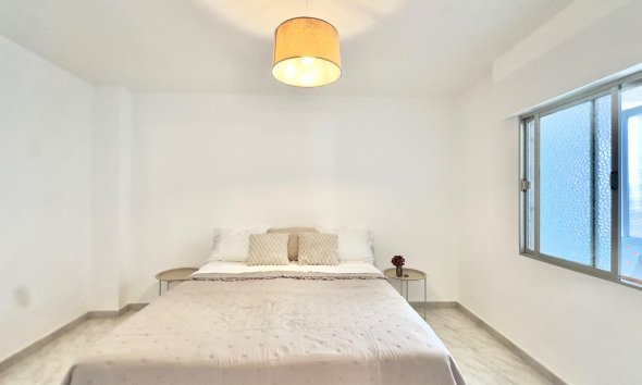 Resale - Apartment - Torrevieja - Estacion de autobuses