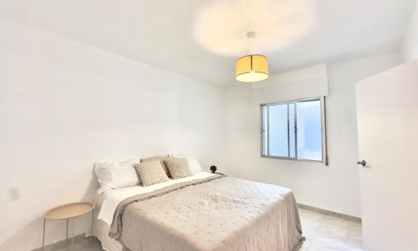 Resale - Apartment - Torrevieja - Estacion de autobuses