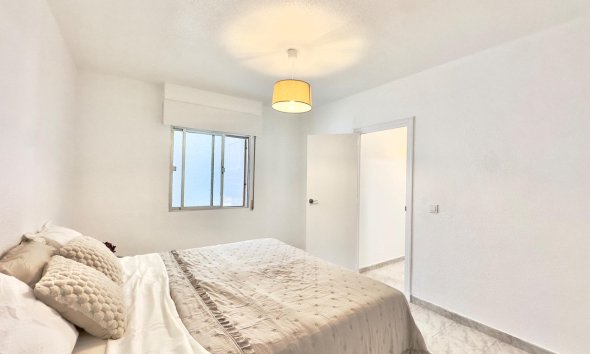 Resale - Apartment - Torrevieja - Estacion de autobuses