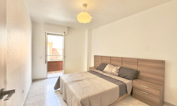 Resale - Apartment - Torrevieja - Estacion de autobuses