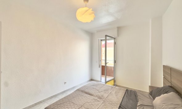 Resale - Apartment - Torrevieja - Estacion de autobuses
