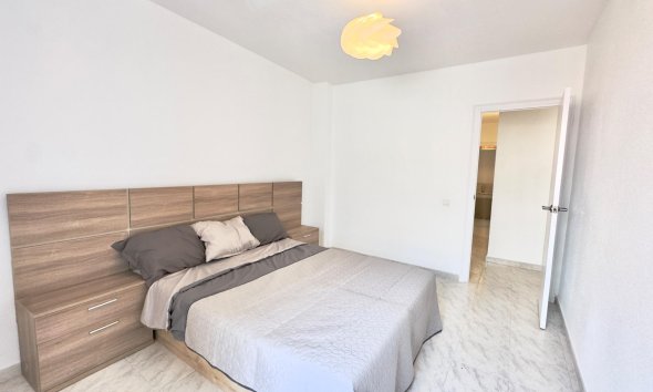Resale - Apartment - Torrevieja - Estacion de autobuses