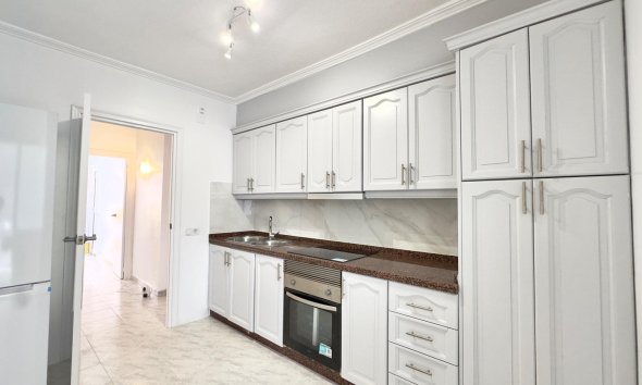 Resale - Apartment - Torrevieja - Estacion de autobuses