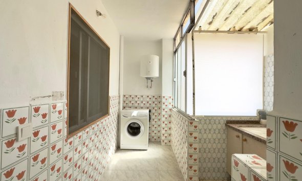 Resale - Apartment - Torrevieja - Estacion de autobuses