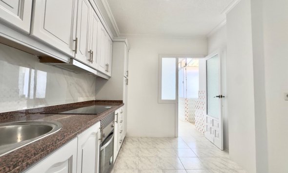 Resale - Apartment - Torrevieja - Estacion de autobuses