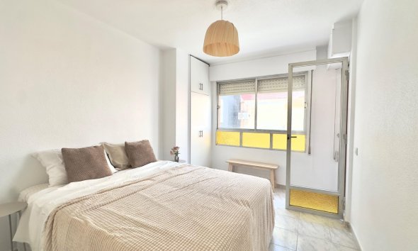 Resale - Apartment - Torrevieja - Estacion de autobuses