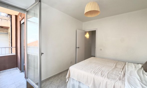 Resale - Apartment - Torrevieja - Estacion de autobuses