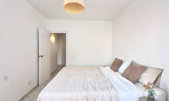 Resale - Apartment - Torrevieja - Estacion de autobuses