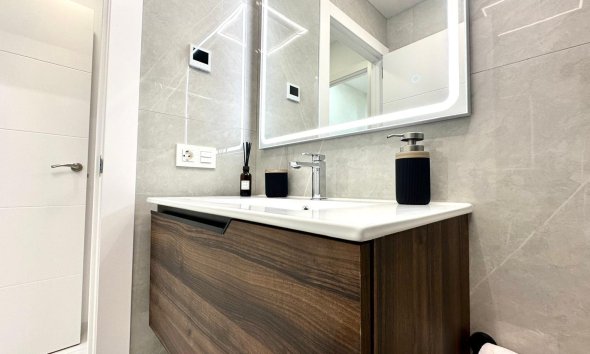 Resale - Apartment - Torrevieja - Playa del Cura