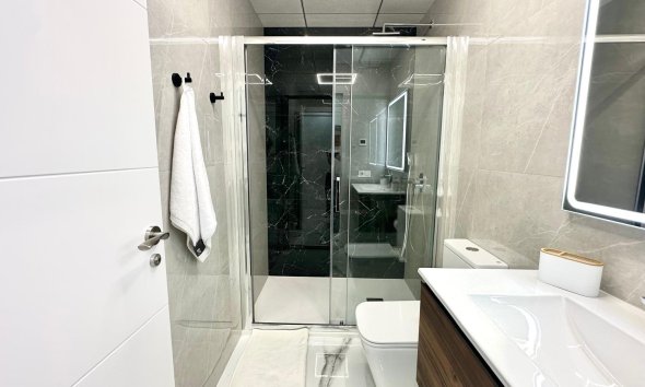 Resale - Apartment - Torrevieja - Playa del Cura