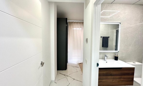 Resale - Apartment - Torrevieja - Playa del Cura