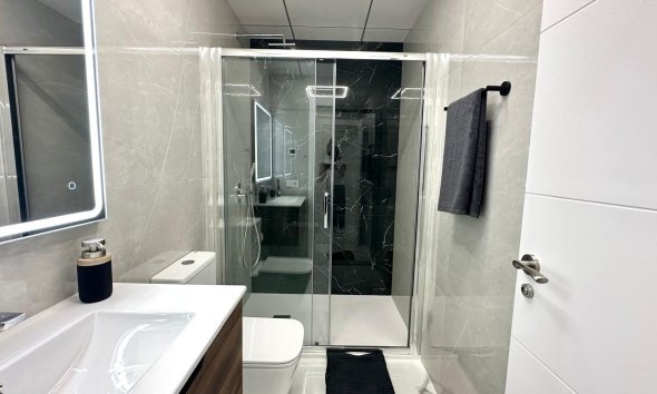 Resale - Apartment - Torrevieja - Playa del Cura