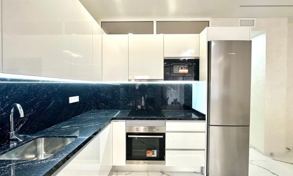 Resale - Apartment - Torrevieja - Playa del Cura