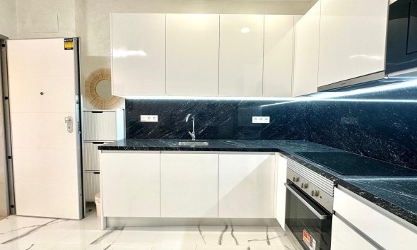 Resale - Apartment - Torrevieja - Playa del Cura