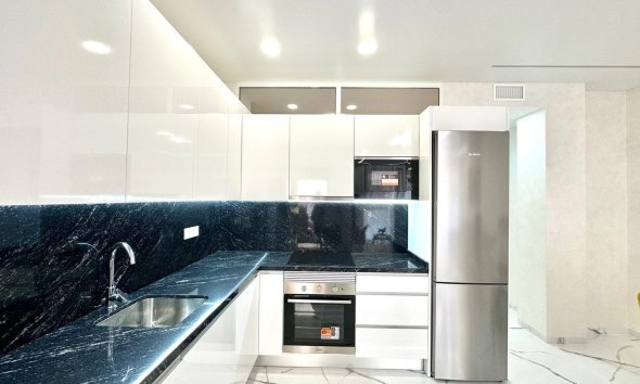 Resale - Apartment - Torrevieja - Playa del Cura