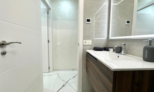 Resale - Apartment - Torrevieja - Playa del Cura