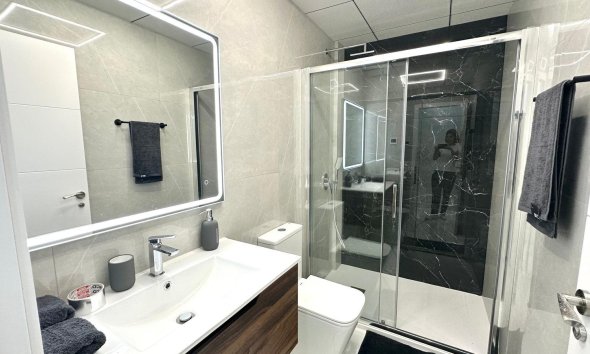 Resale - Apartment - Torrevieja - Playa del Cura