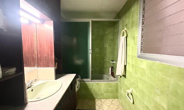 Resale - Villa - Torrevieja - Playa del Cura