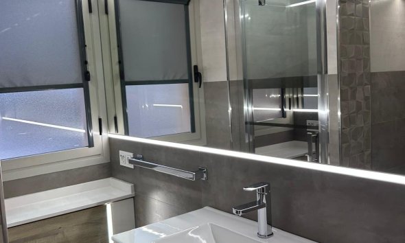 Resale - Apartment - Torrevieja - Playa del Cura