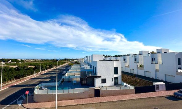 Reventa - Adosado - Torrevieja - La siesta