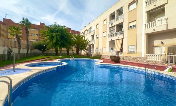 Resale - Apartment - Torrevieja - Estacion de autobuses