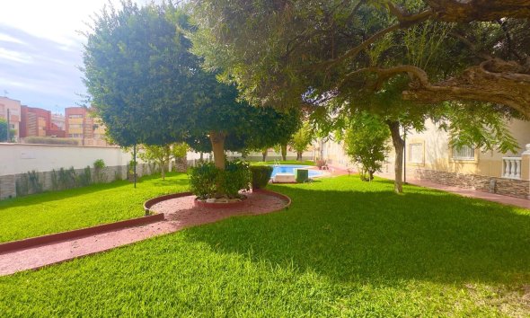 Resale - Apartment - Torrevieja - Estacion de autobuses