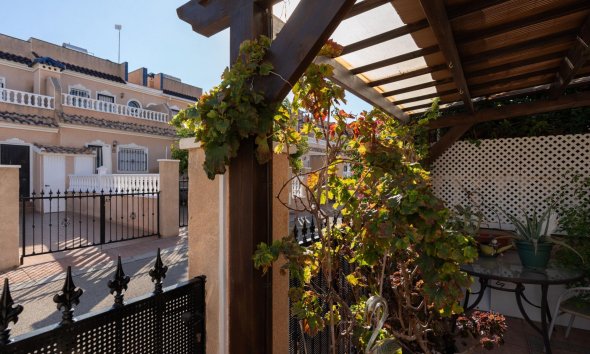Resale - Terraced house / Townhouse - Orihuela Costa - Los Dolses