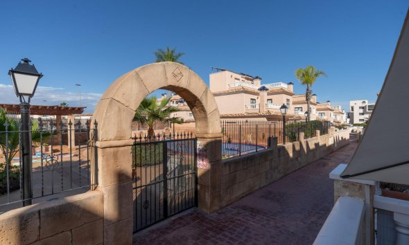 Resale - Terraced house / Townhouse - Orihuela Costa - Los Dolses