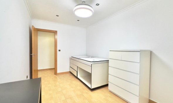 Resale - Apartment - Torrevieja - Centro
