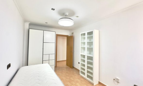 Resale - Apartment - Torrevieja - Centro