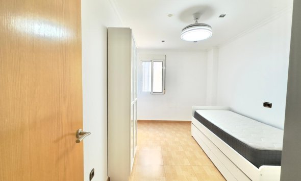 Resale - Apartment - Torrevieja - Centro