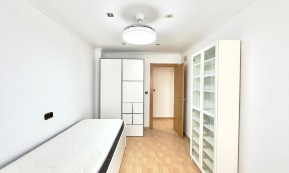 Resale - Apartment - Torrevieja - Centro