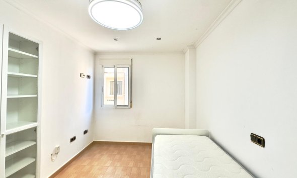 Resale - Apartment - Torrevieja - Centro