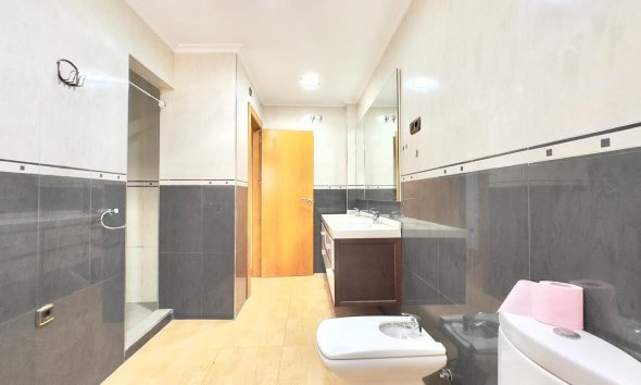 Resale - Apartment - Torrevieja - Centro
