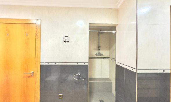 Resale - Apartment - Torrevieja - Centro