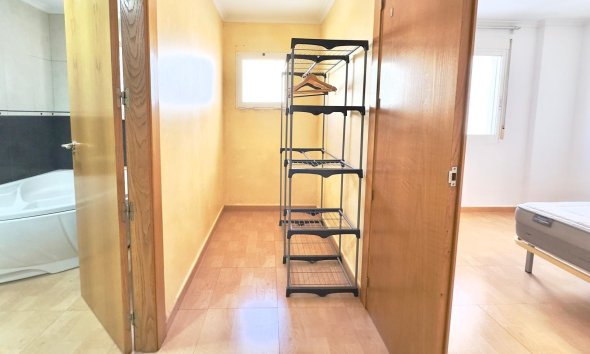 Resale - Apartment - Torrevieja - Centro