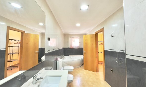 Resale - Apartment - Torrevieja - Centro