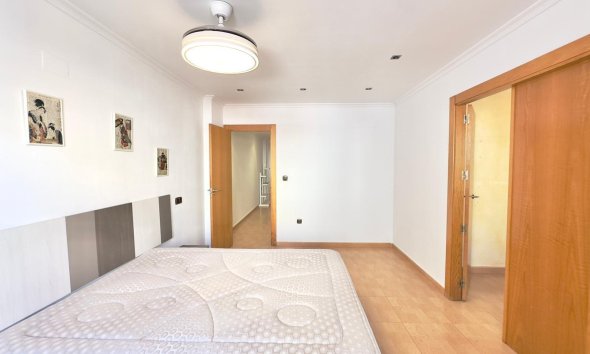 Resale - Apartment - Torrevieja - Centro