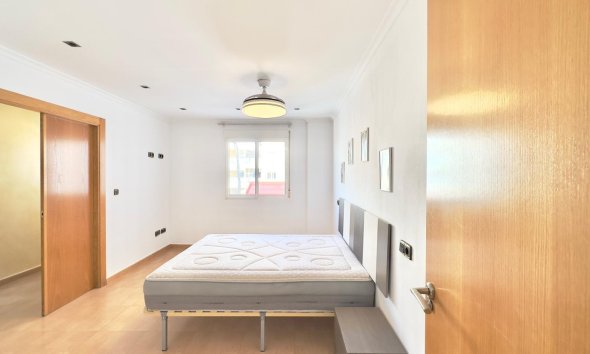 Resale - Apartment - Torrevieja - Centro