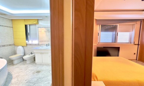 Resale - Apartment - Torrevieja - Centro