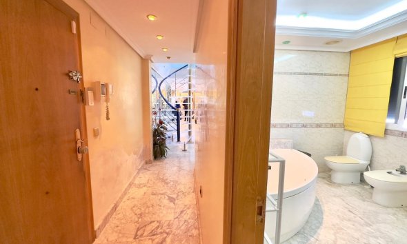 Resale - Apartment - Torrevieja - Centro