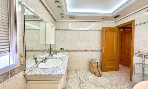 Resale - Apartment - Torrevieja - Centro