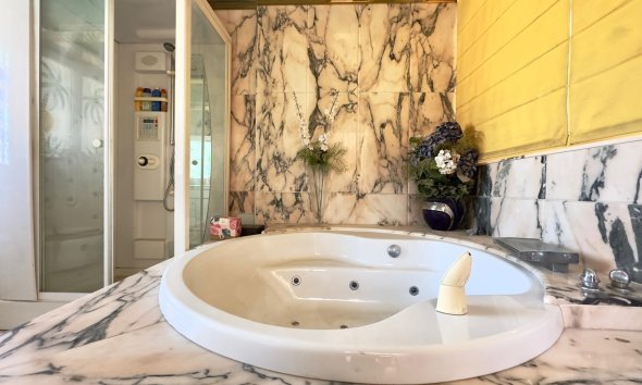 Resale - Apartment - Torrevieja - Centro