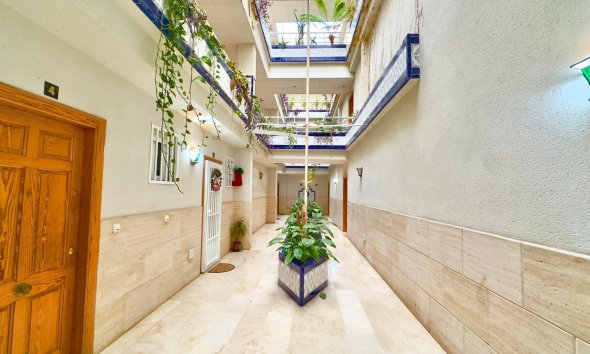 Resale - Apartment - Torrevieja - Centro