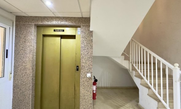 Resale - Apartment - Torrevieja - Centro