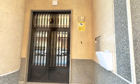 Resale - Apartment - Torrevieja - Parque de Las Naciones