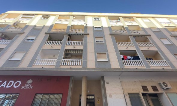 Resale - Apartment - Torrevieja - Parque de Las Naciones