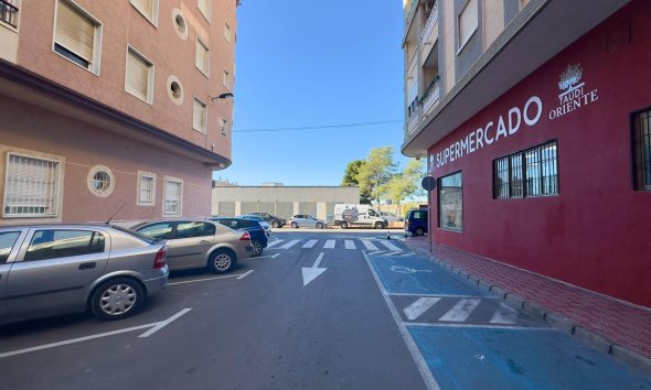 Resale - Apartment - Torrevieja - Parque de Las Naciones